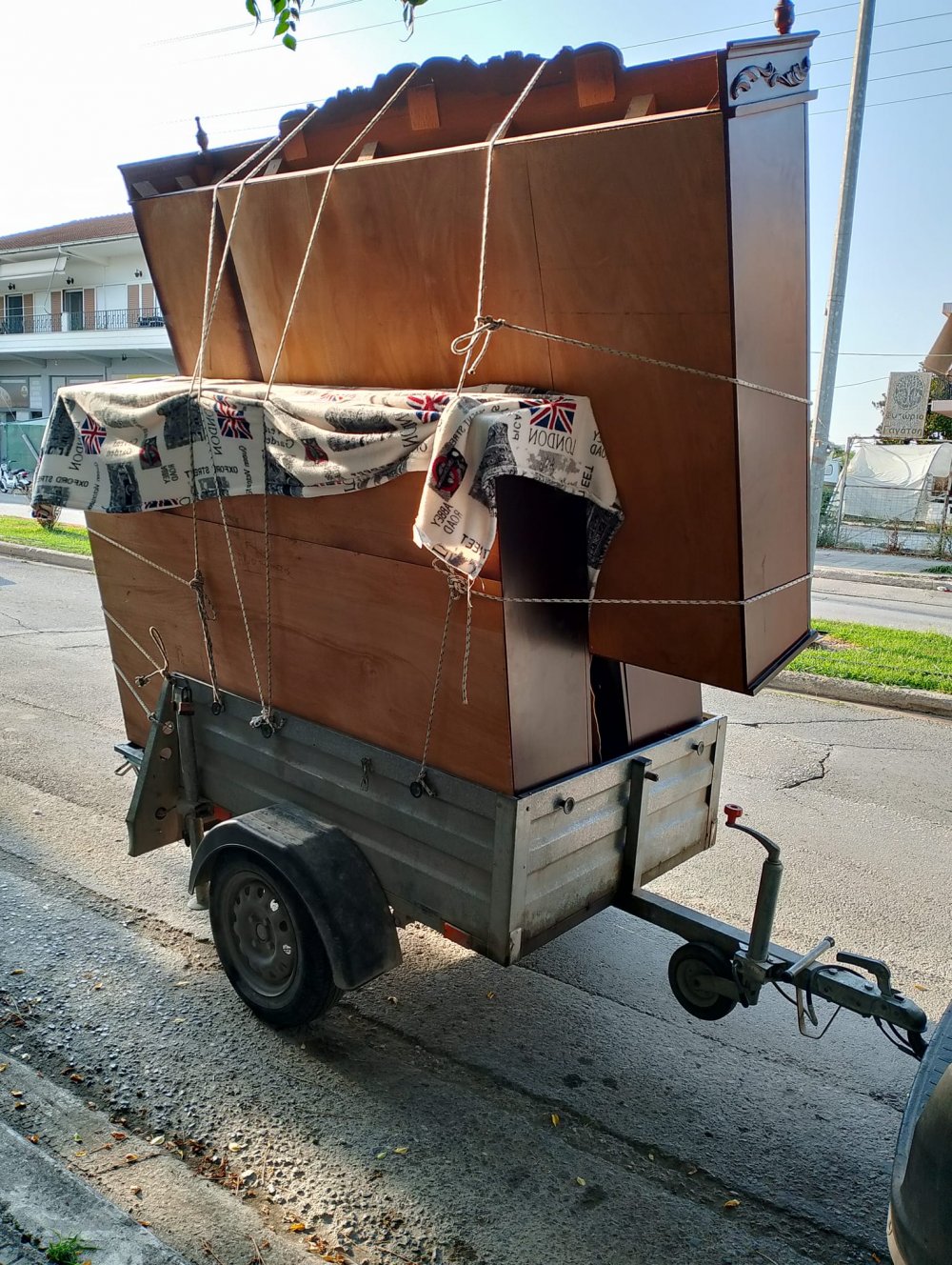 Χαρίστηκαν από την Κουζίνα Αλληλεγγύης Βόλου 