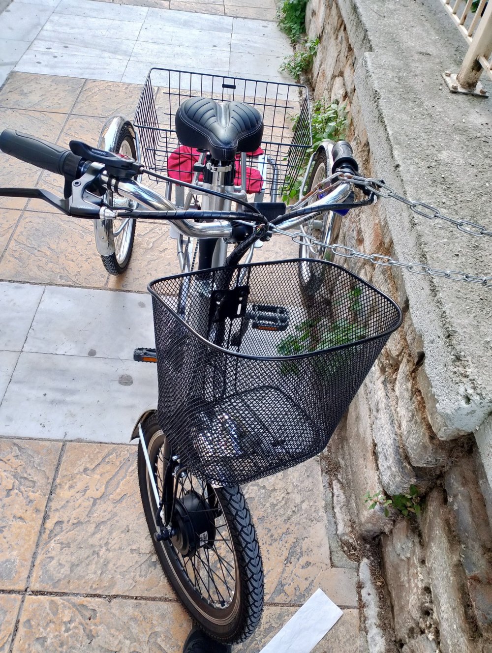 Ο φίλος - εθελοντής κ. Αντώνης έδωσε τα χρήματα για να αγοράσουμε νέο ποδήλατο