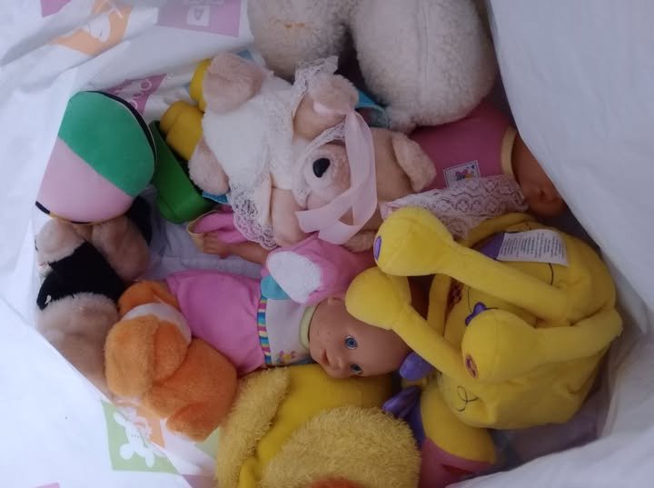 Χαρίστηκαν από την Κουζίνα Αλληλεγγύης Βόλου 