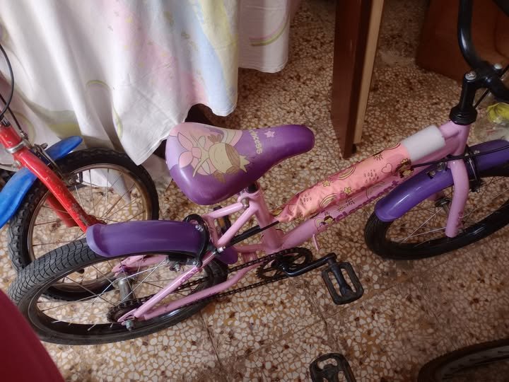 Χαρίστηκαν από την Κουζίνα Αλληλεγγύης Βόλου 