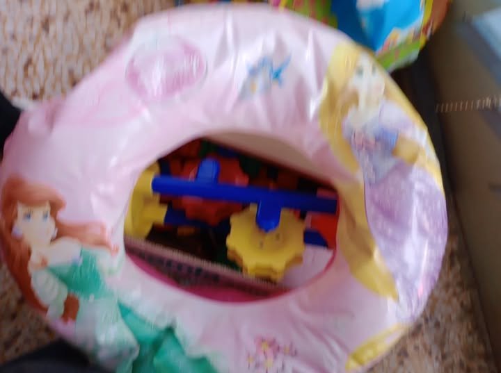 Χαρίστηκαν από την Κουζίνα Αλληλεγγύης Βόλου 