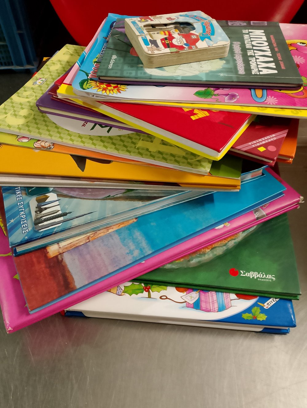 Χαρίστηκαν από την Κουζίνα Αλληλεγγύης Βόλου 