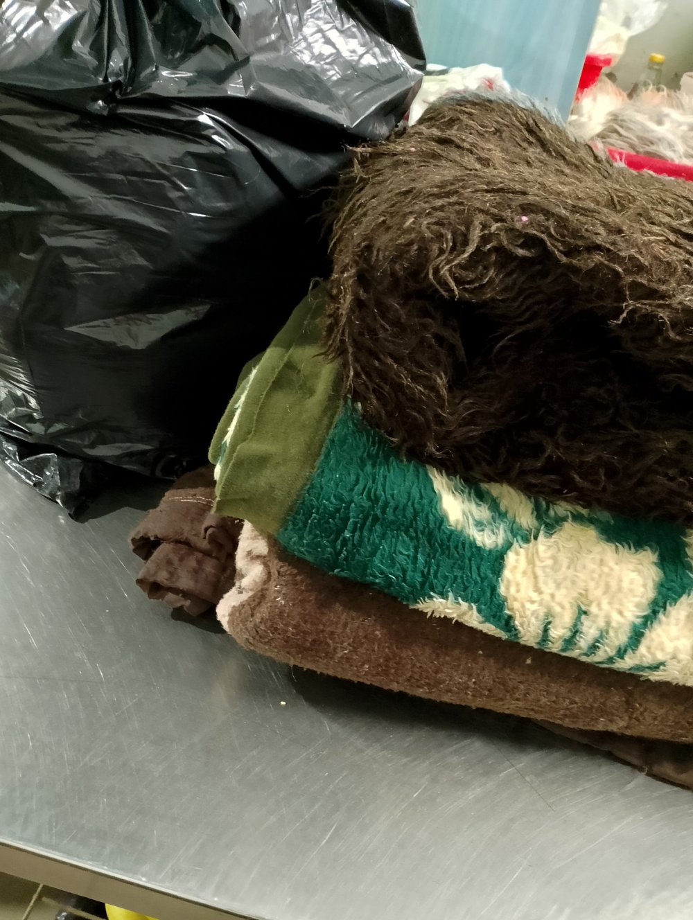 Χαρίστηκαν από την Κουζίνα Αλληλεγγύης Βόλου στη Φιλοζωική Ομάδα Βόλου