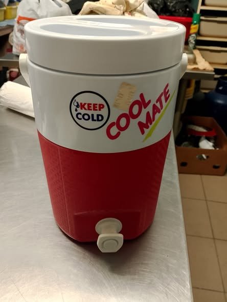 Χαρίστηκαν από την Κουζίνα Αλληλεγγύης Βόλου 