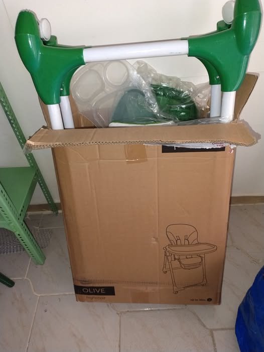 Χαρίστηκαν από την Κουζίνα Αλληλεγγύης Βόλου 